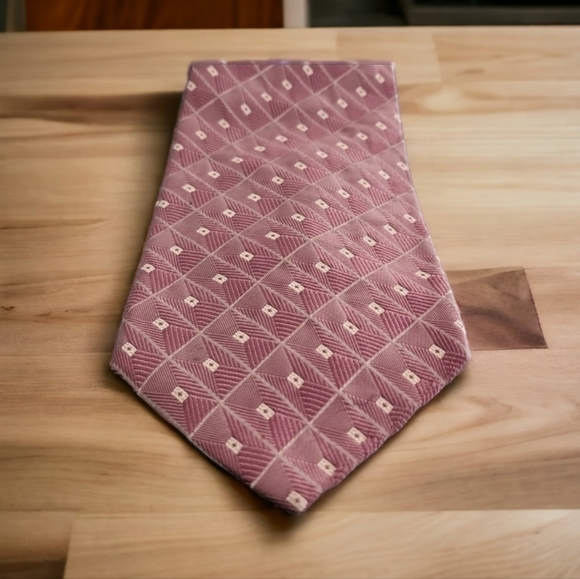 Kenneth Cole Dusty Mauve Rose Textured Executive Geometric Mens Suit Silk Tie - Picture 2 of 9